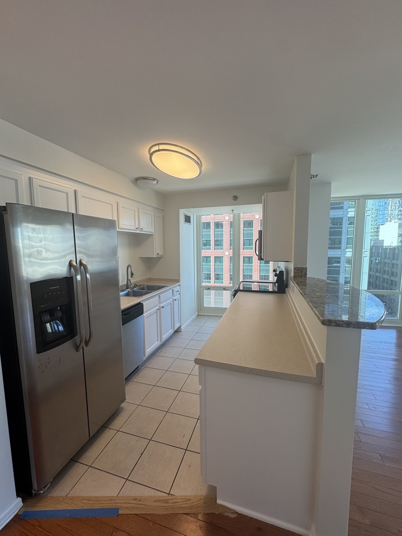 345 N La Salle Drive 801