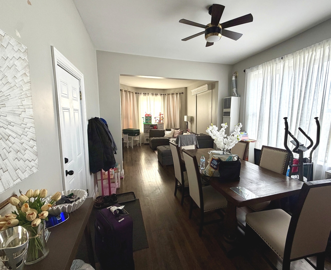 927 S Claremont Avenue