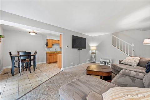 Tiny photo for 2783 Wayfaring Lane #14B, Lisle, IL 60532 (MLS # 12519249)