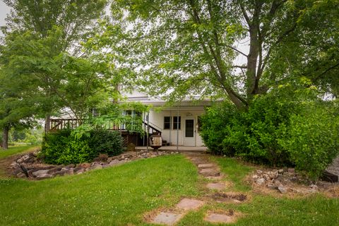 Tiny photo for 6687 Route 166, Creal Springs, IL 62922 (MLS # 12646422)