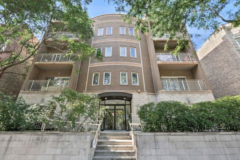 Photo of 1928 N KEDZIE Avenue #403, Chicago, IL 60647 (MLS # 12470713)