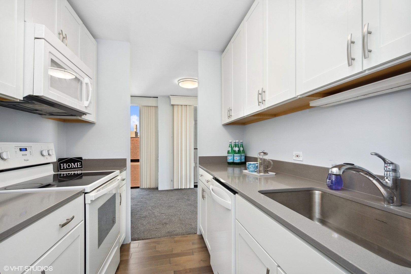 345 W Fullerton Parkway 2107