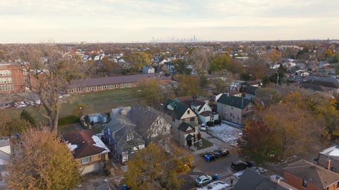 Tiny photo for 4305 N Mobile Avenue, Chicago, IL 60634 (MLS # 12564677)