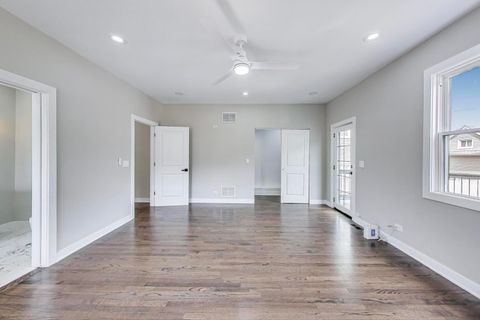 Tiny photo for 4305 N Mobile Avenue, Chicago, IL 60634 (MLS # 12564677)