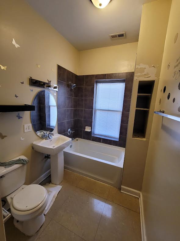 5700 S Indiana Avenue