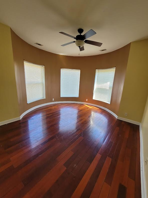 5700 S Indiana Avenue