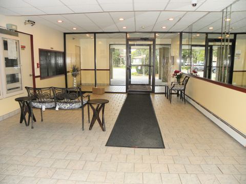 Tiny photo for 290 N Westgate Road #200, Mount Prospect, IL 60056 (MLS # 12499710)