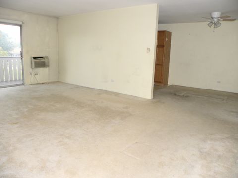 Tiny photo for 290 N Westgate Road #200, Mount Prospect, IL 60056 (MLS # 12499710)