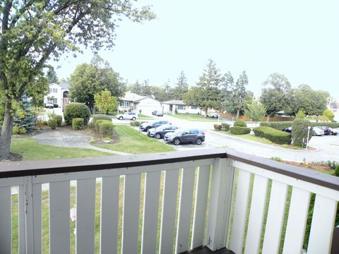 Tiny photo for 290 N Westgate Road #200, Mount Prospect, IL 60056 (MLS # 12499710)