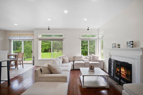 Tiny photo for 1531 Vineyard Drive, Gurnee, IL 60031 (MLS # 12738227)