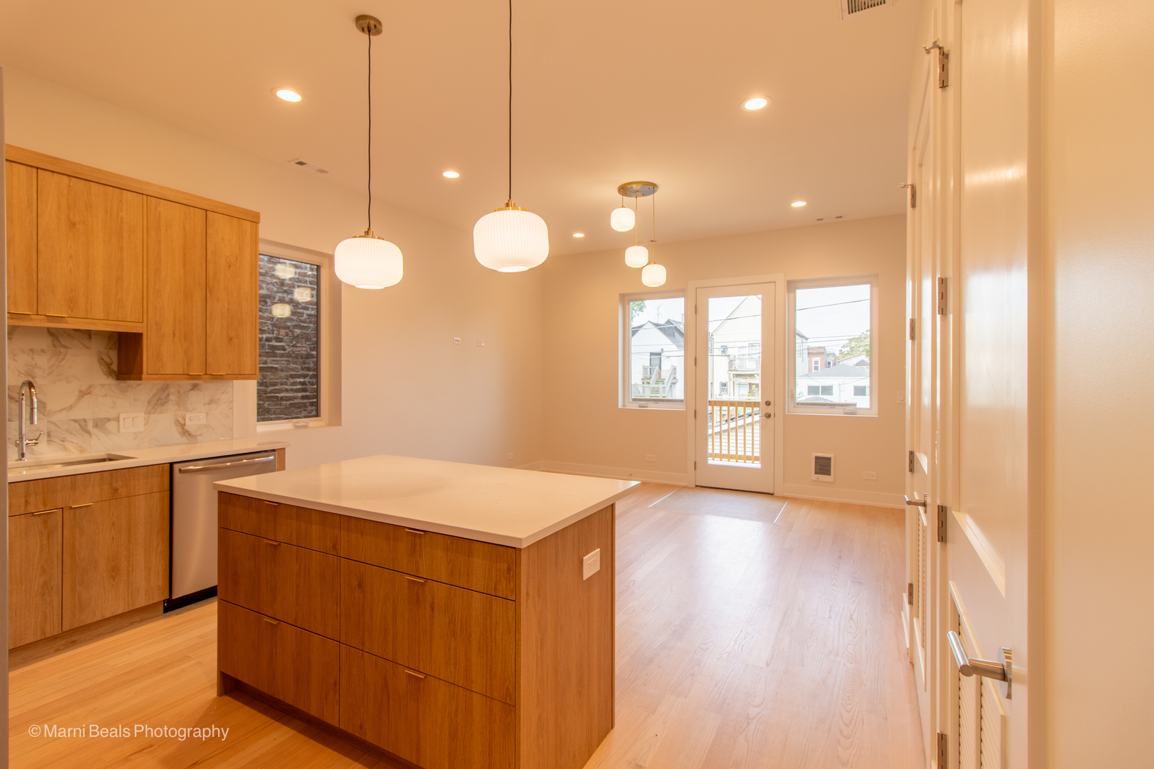 6826 S Langley Avenue