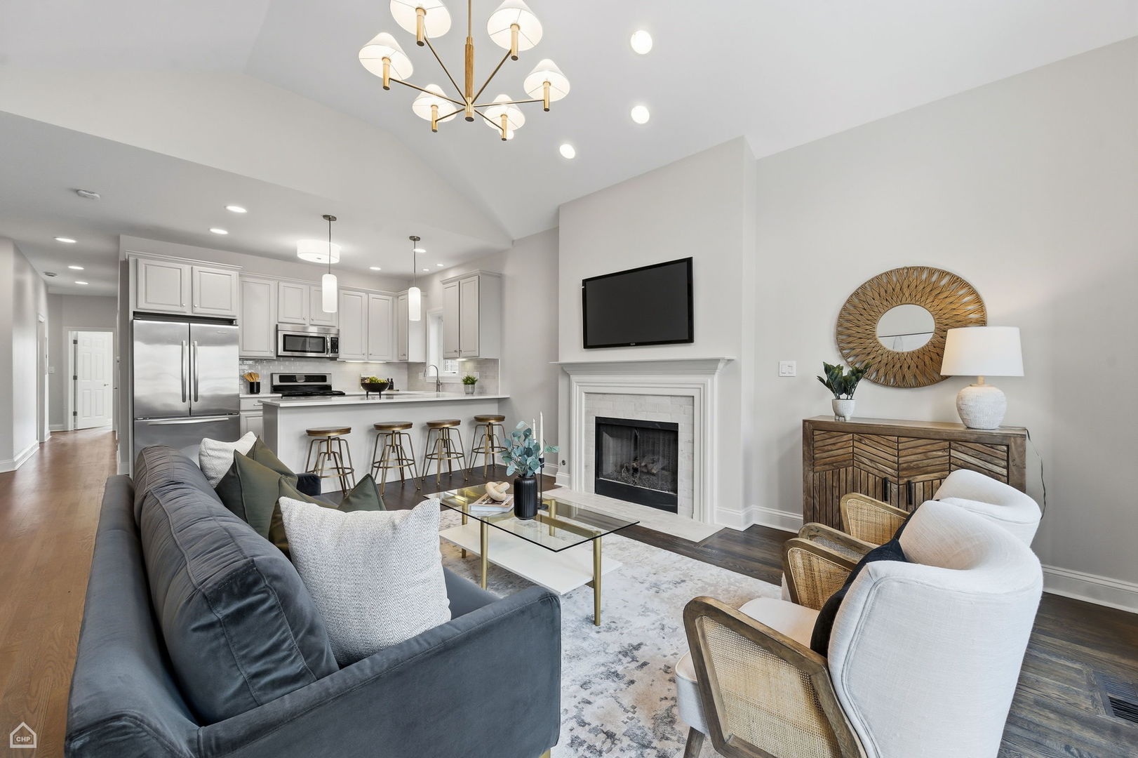 1035 W Taylor Street 3