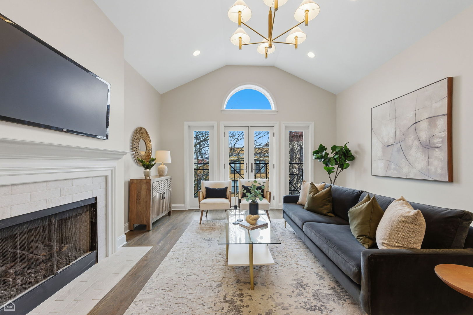 1035 W Taylor Street 3