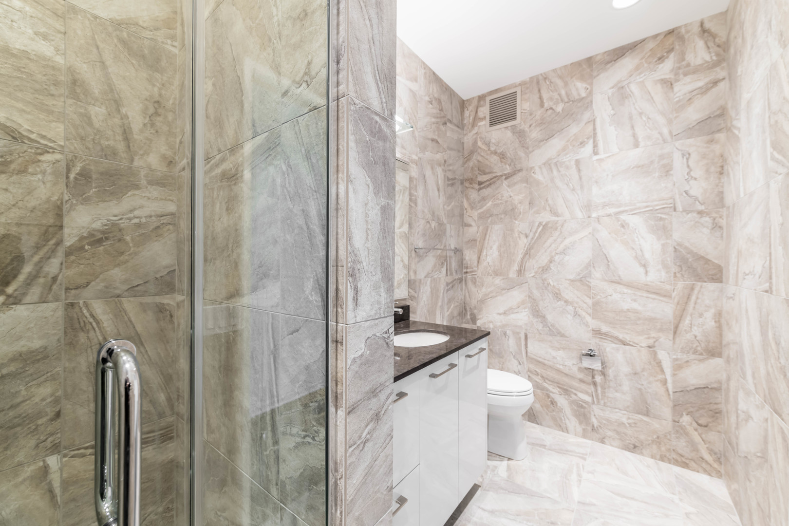 220 E Illinois Street PH-5202