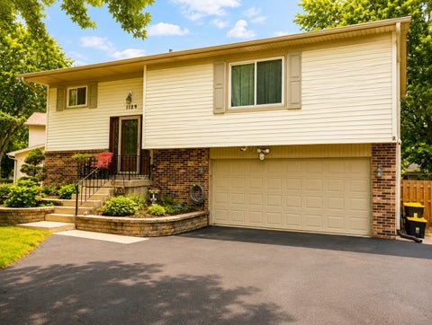 Photo of 1129 Bramble Avenue, Bolingbrook, IL 60490 (MLS # 12747826)