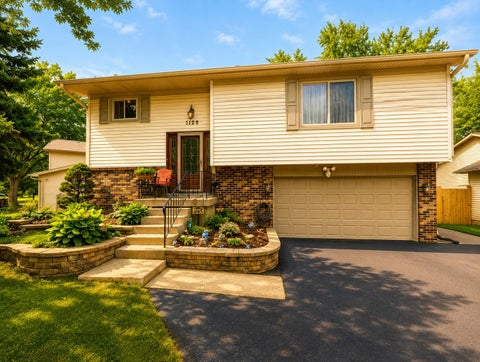 Tiny photo for 1129 Bramble Avenue, Bolingbrook, IL 60490 (MLS # 12747826)
