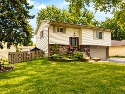 Tiny photo for 1129 Bramble Avenue, Bolingbrook, IL 60490 (MLS # 12747826)