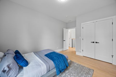 Tiny photo for 2323 W Farragut Avenue, Chicago, IL 60625 (MLS # 12596591)