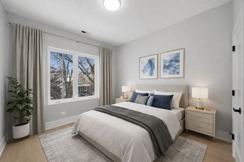 Tiny photo for 2323 W Farragut Avenue, Chicago, IL 60625 (MLS # 12596591)