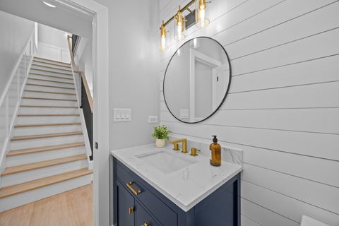 Tiny photo for 2323 W Farragut Avenue, Chicago, IL 60625 (MLS # 12596591)