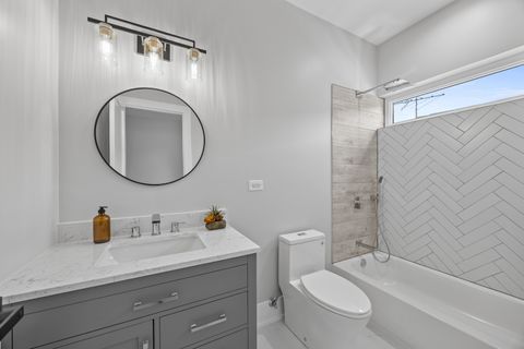 Tiny photo for 2323 W Farragut Avenue, Chicago, IL 60625 (MLS # 12596591)