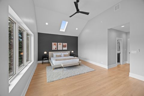 Tiny photo for 2323 W Farragut Avenue, Chicago, IL 60625 (MLS # 12596591)