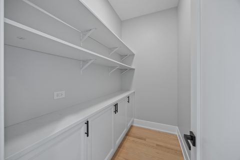 Tiny photo for 2323 W Farragut Avenue, Chicago, IL 60625 (MLS # 12596591)