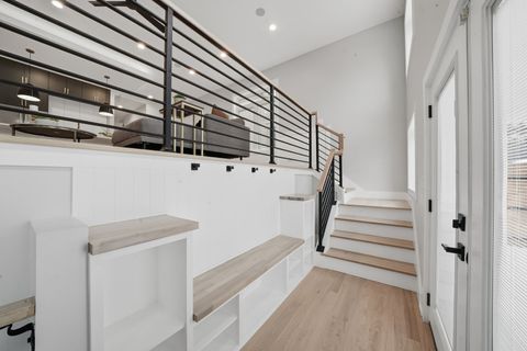 Tiny photo for 2323 W Farragut Avenue, Chicago, IL 60625 (MLS # 12596591)