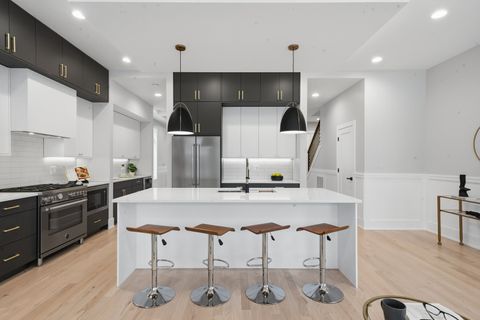 Tiny photo for 2323 W Farragut Avenue, Chicago, IL 60625 (MLS # 12596591)