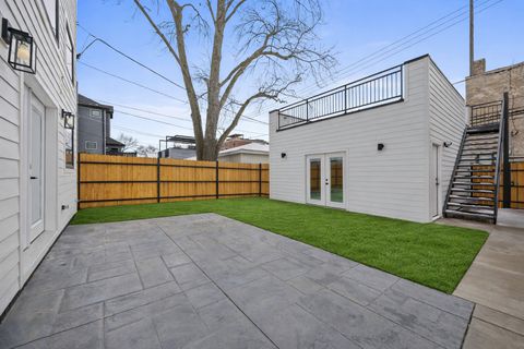 Tiny photo for 2323 W Farragut Avenue, Chicago, IL 60625 (MLS # 12596591)