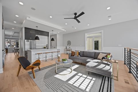 Tiny photo for 2323 W Farragut Avenue, Chicago, IL 60625 (MLS # 12596591)