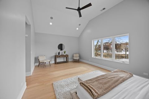Tiny photo for 2323 W Farragut Avenue, Chicago, IL 60625 (MLS # 12596591)