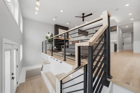 Tiny photo for 2323 W Farragut Avenue, Chicago, IL 60625 (MLS # 12596591)