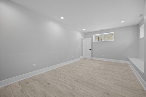 Tiny photo for 2323 W Farragut Avenue, Chicago, IL 60625 (MLS # 12596591)