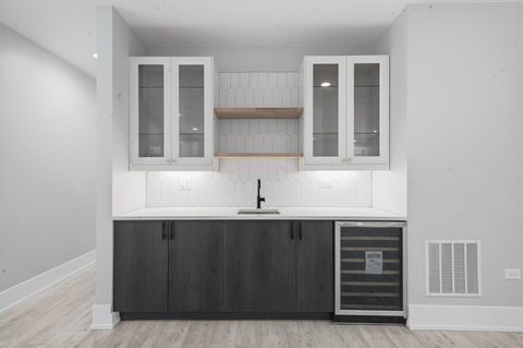 Tiny photo for 2323 W Farragut Avenue, Chicago, IL 60625 (MLS # 12596591)