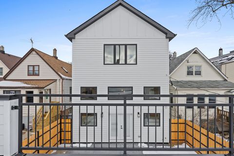 Tiny photo for 2323 W Farragut Avenue, Chicago, IL 60625 (MLS # 12596591)