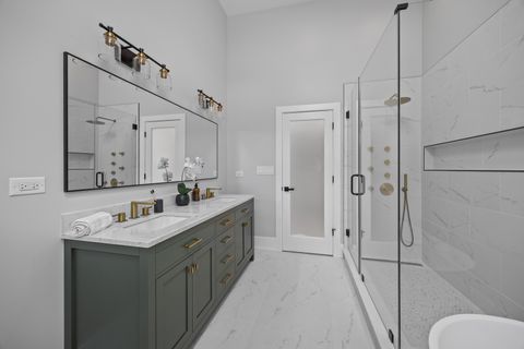 Tiny photo for 2323 W Farragut Avenue, Chicago, IL 60625 (MLS # 12596591)