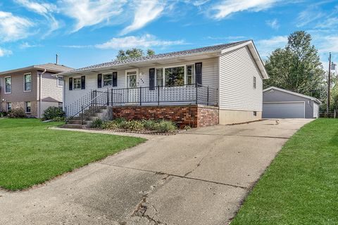 Tiny photo for 808 COVE Avenue, Lockport, IL 60441 (MLS # 12487159)