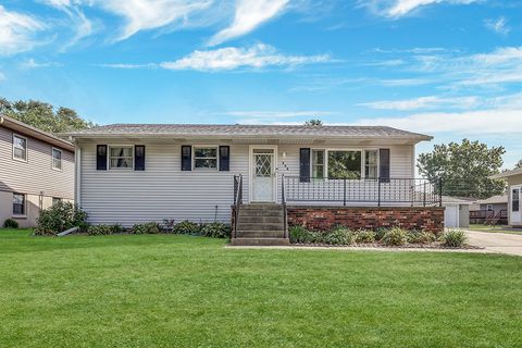 Tiny photo for 808 COVE Avenue, Lockport, IL 60441 (MLS # 12487159)