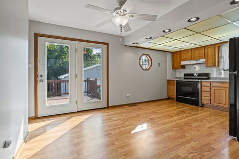 Tiny photo for 808 COVE Avenue, Lockport, IL 60441 (MLS # 12487159)