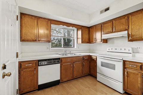 Tiny photo for 2815 Glenwood Lansing Road #206, Lynwood, IL 60411 (MLS # 12762516)