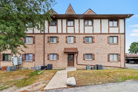 Tiny photo for 2815 Glenwood Lansing Road #206, Lynwood, IL 60411 (MLS # 12762516)