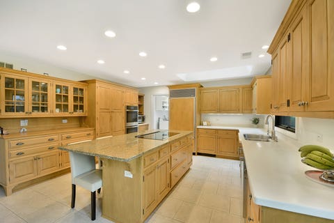 Tiny photo for 5 Bruce Circle N, Hawthorn Woods, IL 60047 (MLS # 12720955)