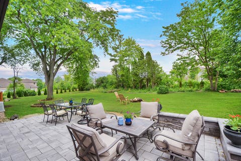 Tiny photo for 5 Bruce Circle N, Hawthorn Woods, IL 60047 (MLS # 12720955)