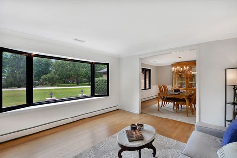 Tiny photo for 5 Bruce Circle N, Hawthorn Woods, IL 60047 (MLS # 12720955)