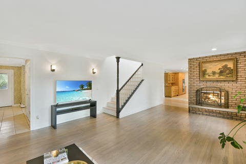 Tiny photo for 5 Bruce Circle N, Hawthorn Woods, IL 60047 (MLS # 12720955)