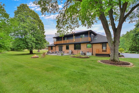 Tiny photo for 5 Bruce Circle N, Hawthorn Woods, IL 60047 (MLS # 12720955)