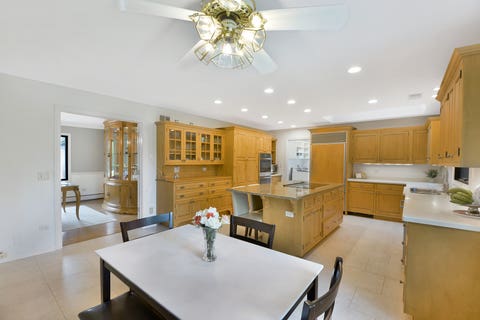 Tiny photo for 5 Bruce Circle N, Hawthorn Woods, IL 60047 (MLS # 12720955)