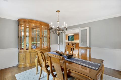 Tiny photo for 5 Bruce Circle N, Hawthorn Woods, IL 60047 (MLS # 12720955)