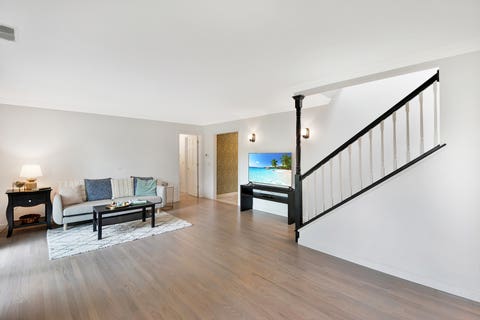 Tiny photo for 5 Bruce Circle N, Hawthorn Woods, IL 60047 (MLS # 12720955)